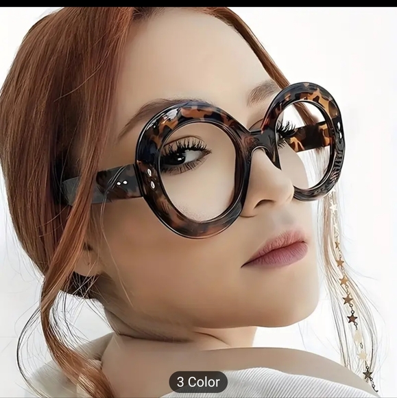 Classic Round Wider Frame, and timeless Design give this pair of eyeglasses. - Picture 3 of 12